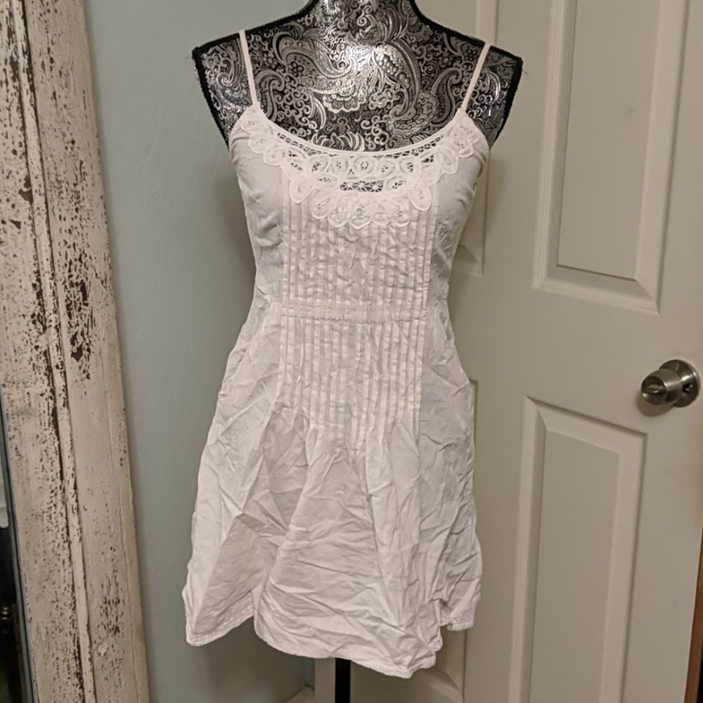 ✨5/$25✨ Urban Outfitters Ivory crochet dress